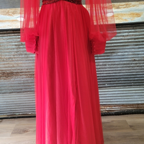 Elegant Red Long Sleeve Dress - Picture 2 of 16